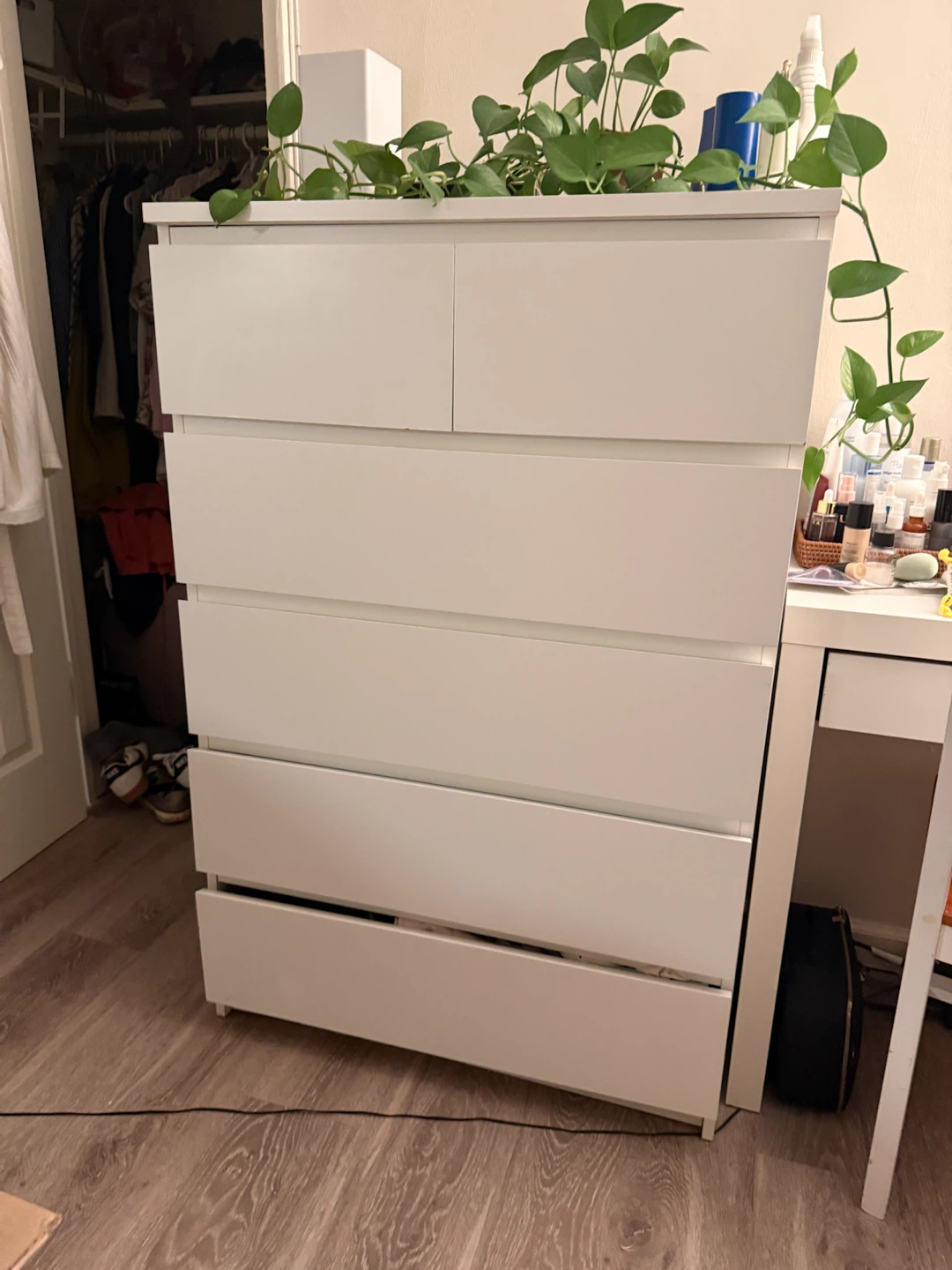 Moving-out sale: the price updates soon