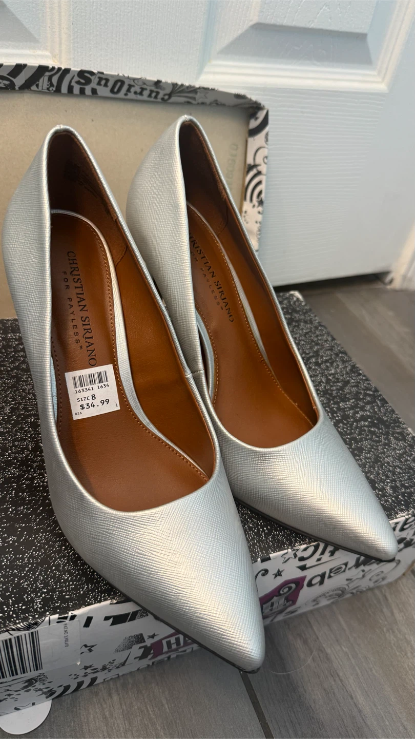 New Christian Siriano Silver Pointed Toe Heels - Size 8 - photo 2