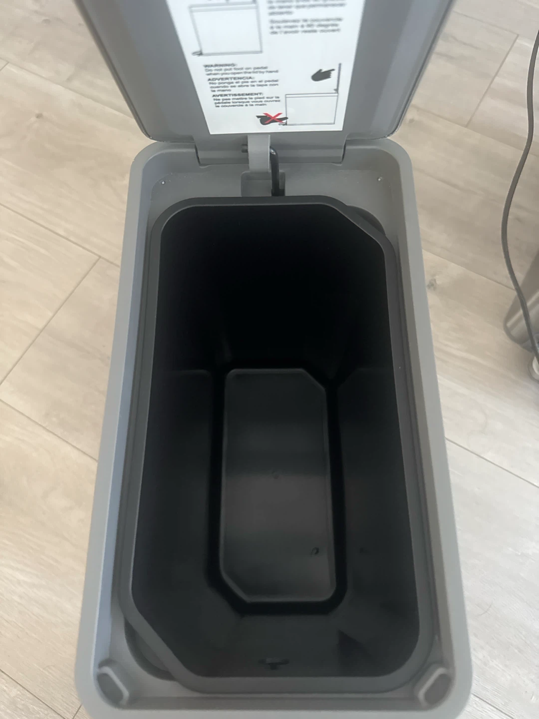 EKO Step Trash Can - photo 2