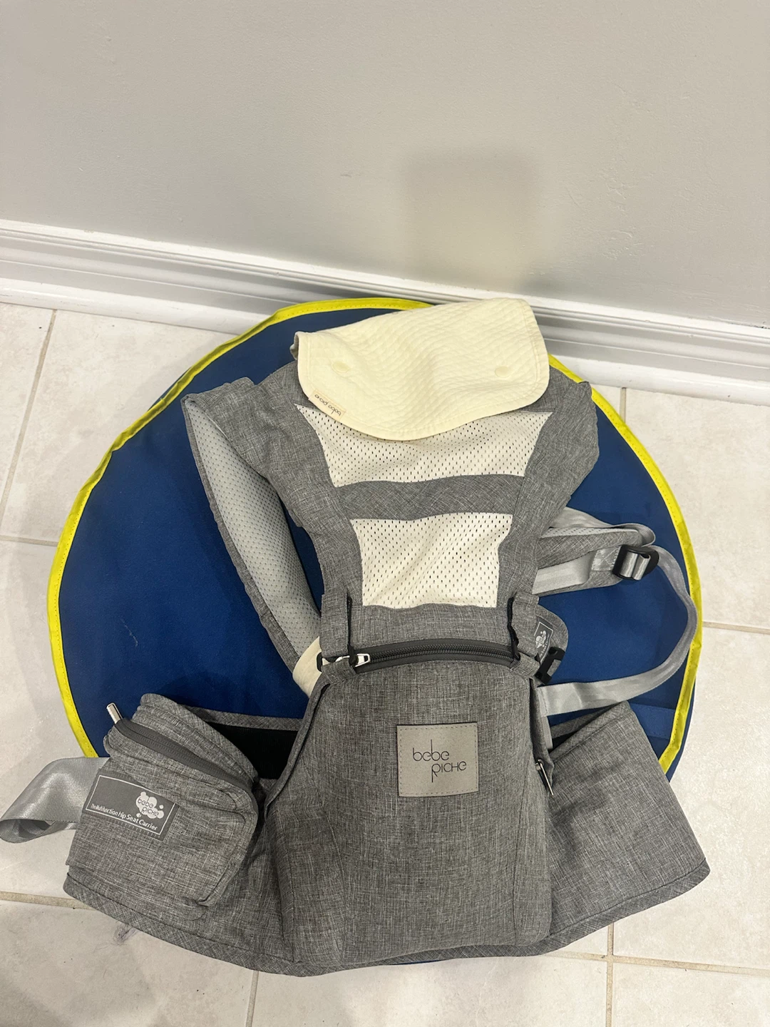 Bebé Piché Hip Seat Carrier