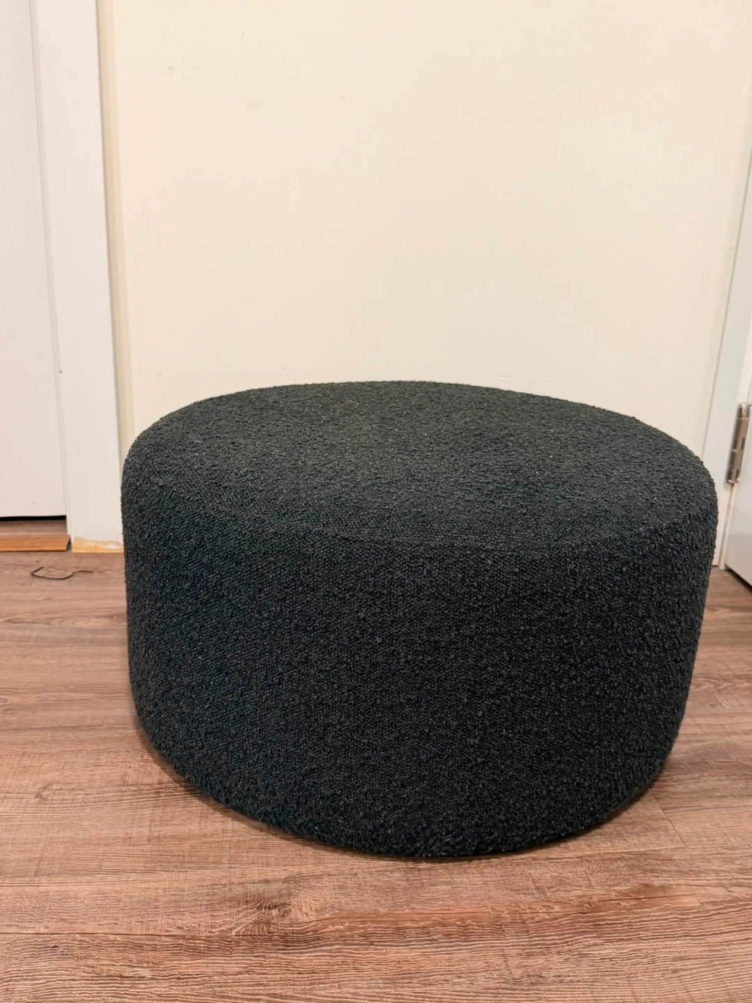 NUEVO Round Boucle Ottoman