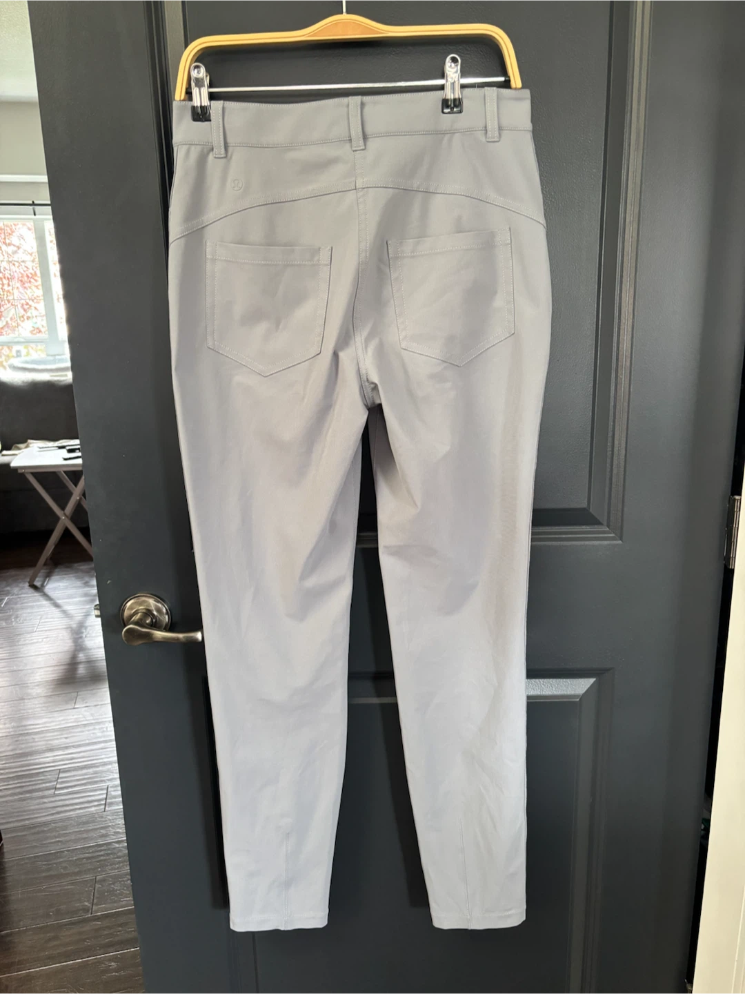 Lululemon Grey Pants Size 8 - photo 4