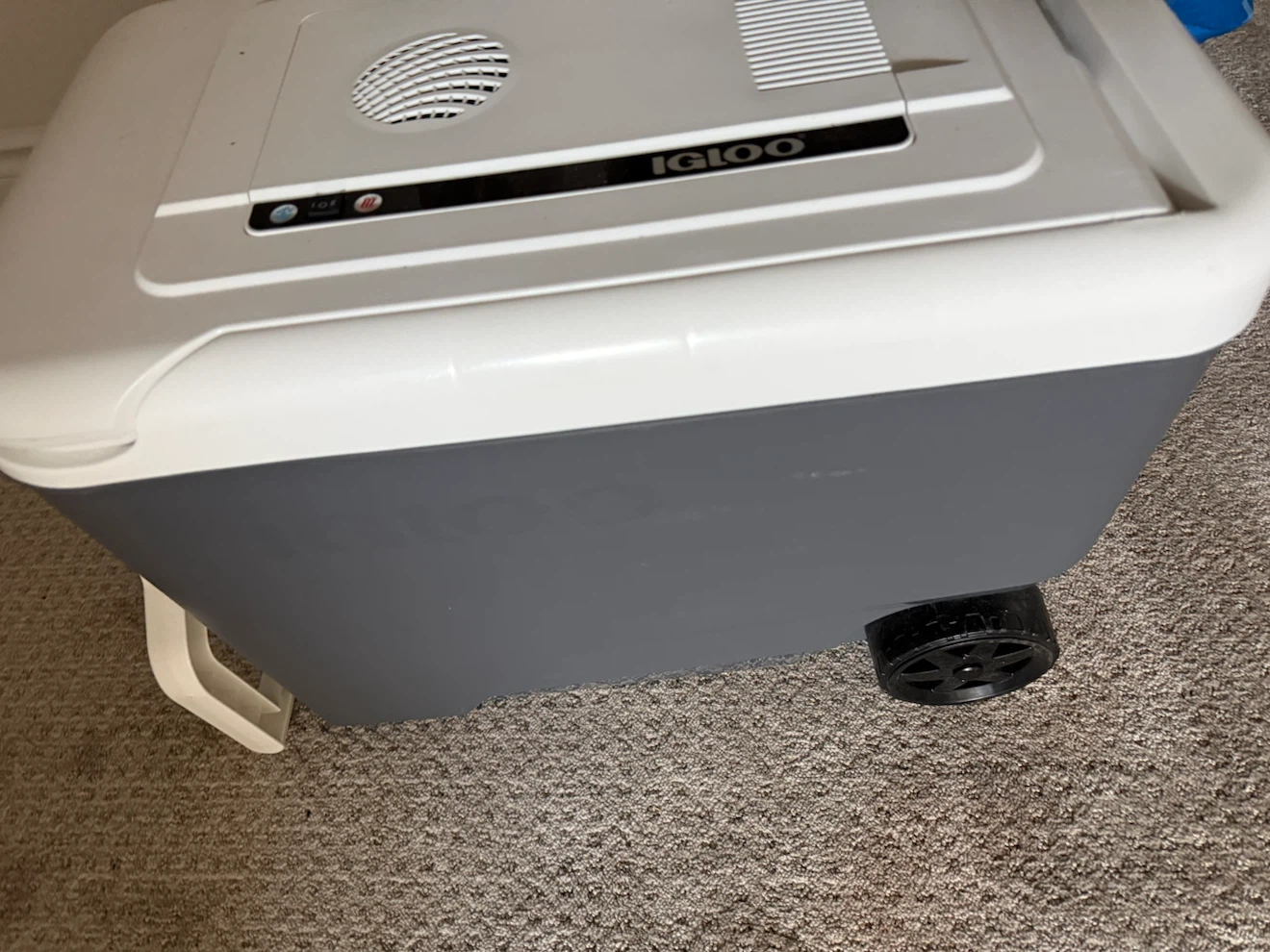 Igloo Cooler with Wheels - photo 2