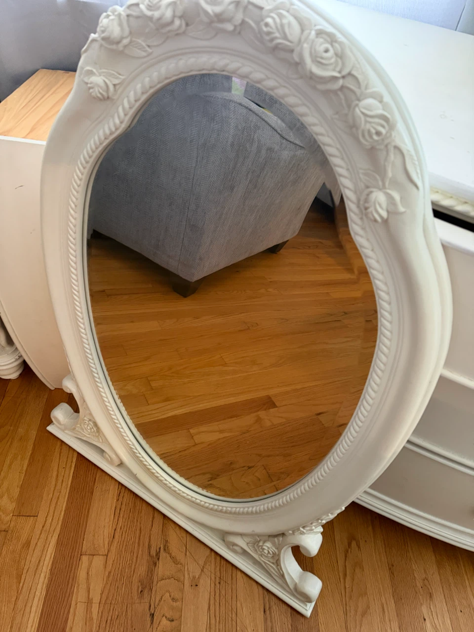 White 3-Drawer Dresser with Mirror - photo 4