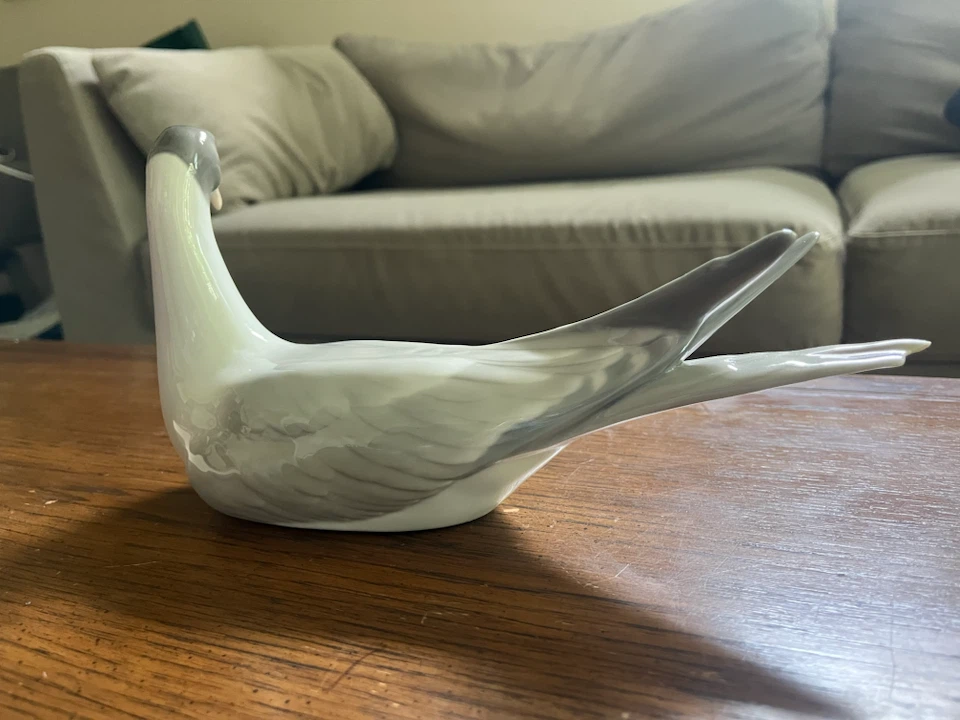 LLADRO Porcelain Tern Figurine - photo 2