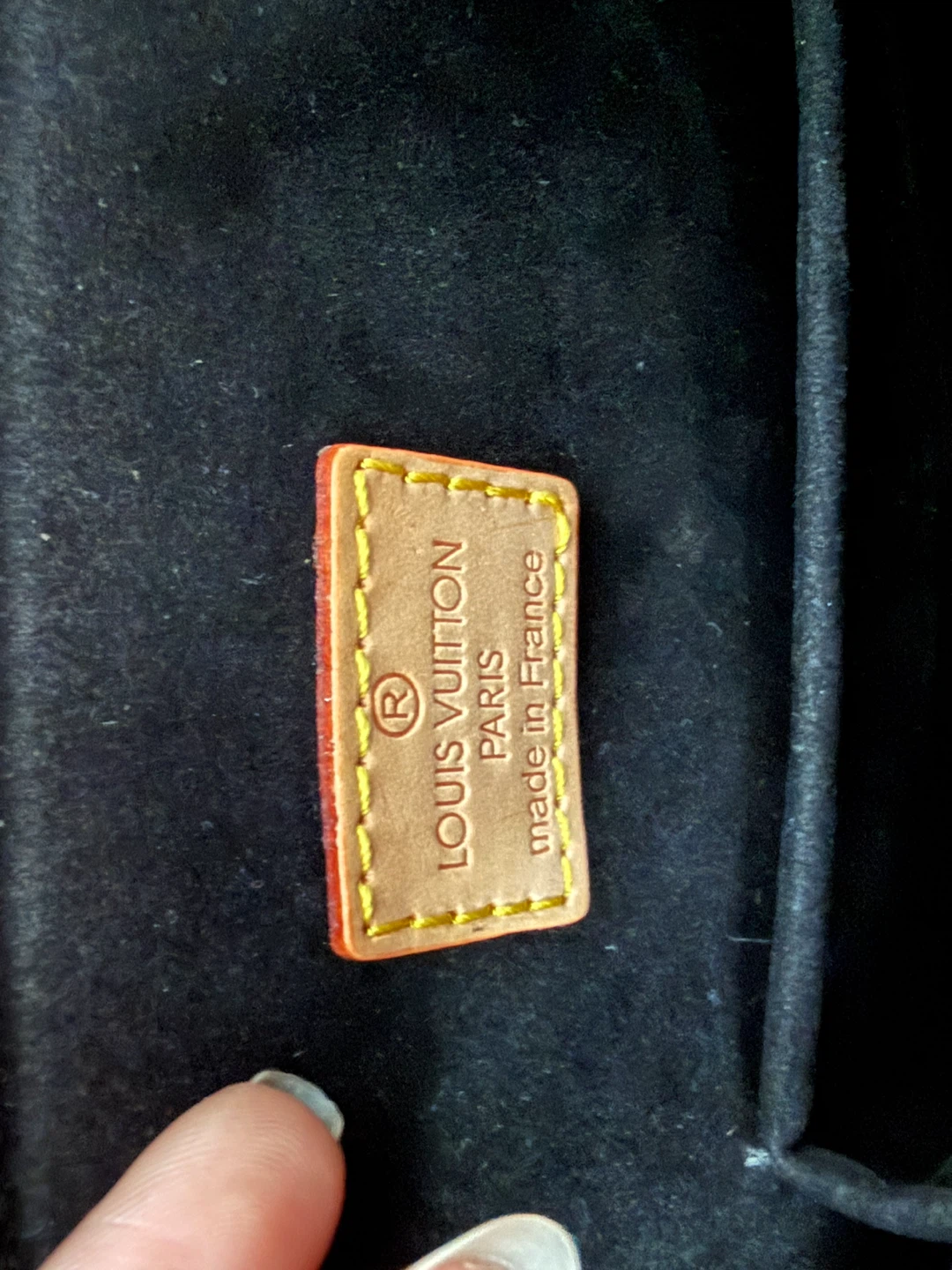 Louis Vuitton Alma Handbag - photo 2