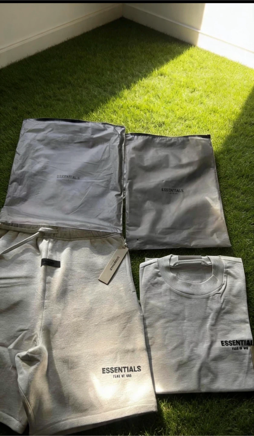 Fear of God Essentials T-Shirt and Shorts Set - photo 2