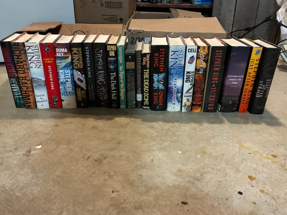 Stephen King & Robert Ludlum Book Collection - photo 3