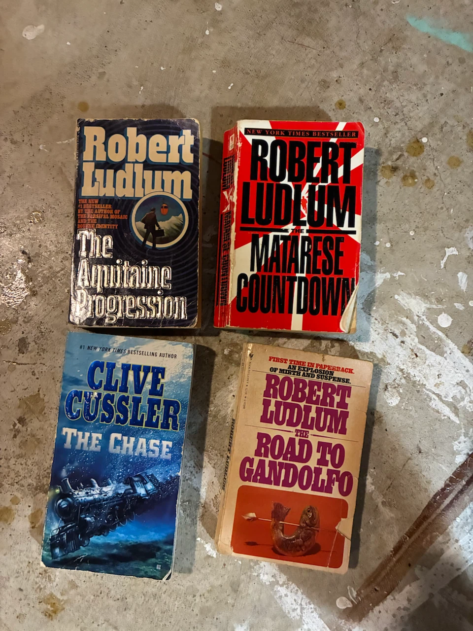 Stephen King & Robert Ludlum Book Collection - photo 5