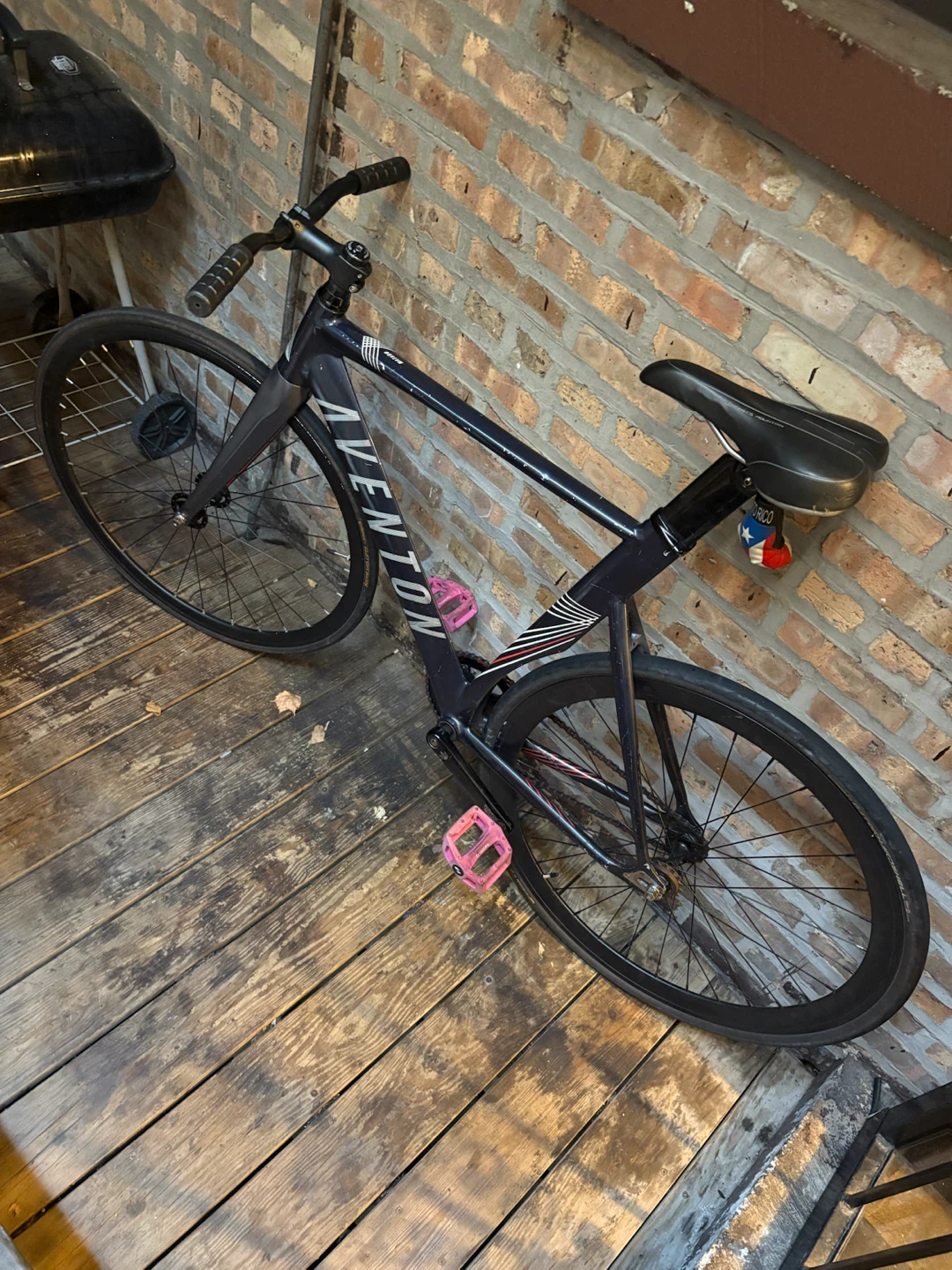 Aventon Fixed Gear Bike - photo 3