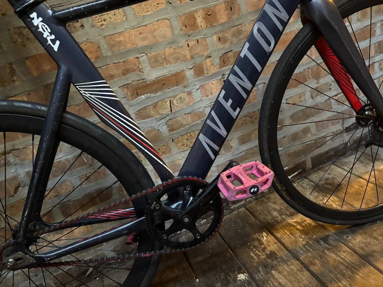 Aventon Fixed Gear Bike - photo 4