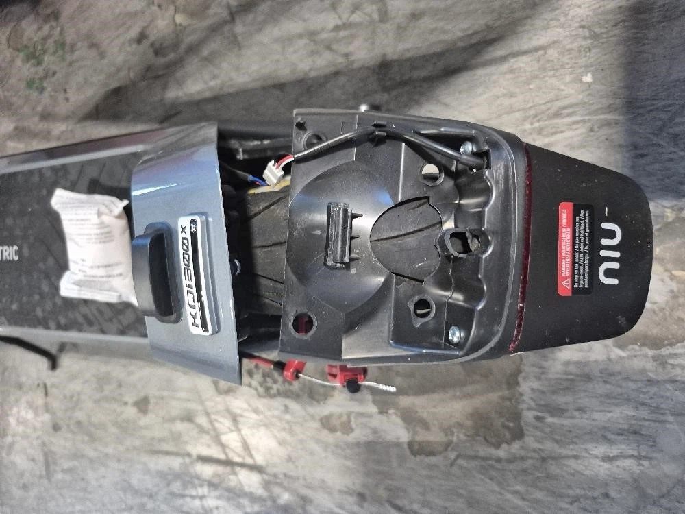 NIU KQi 300P/300X Electric Scooter, 900-1000W - photo 5