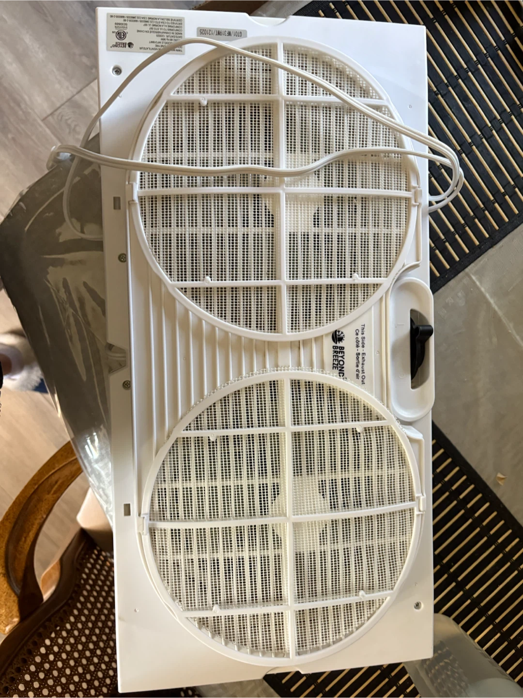 BreezE Window Fan - photo 2