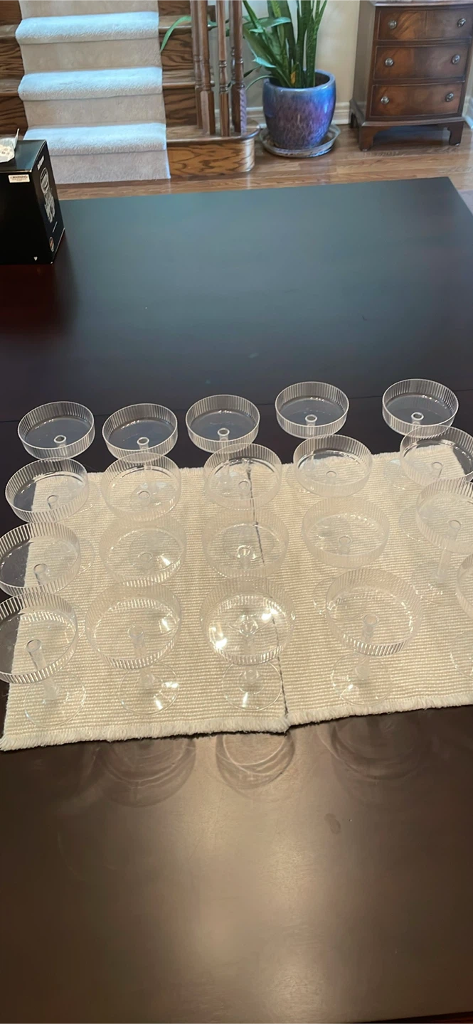 Plastic Coupe Glasses Set of 20 - photo 3
