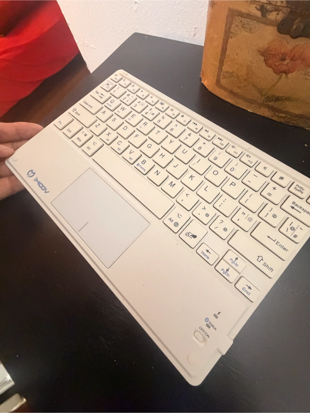 iMOOV White Wireless Keyboard with Touchpad