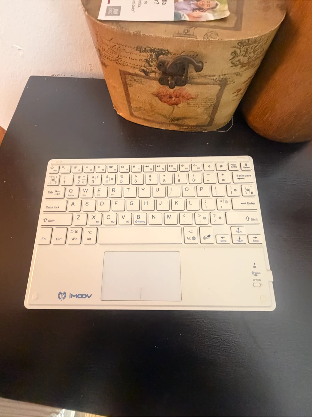 iMOOV White Wireless Keyboard with Touchpad - photo 3
