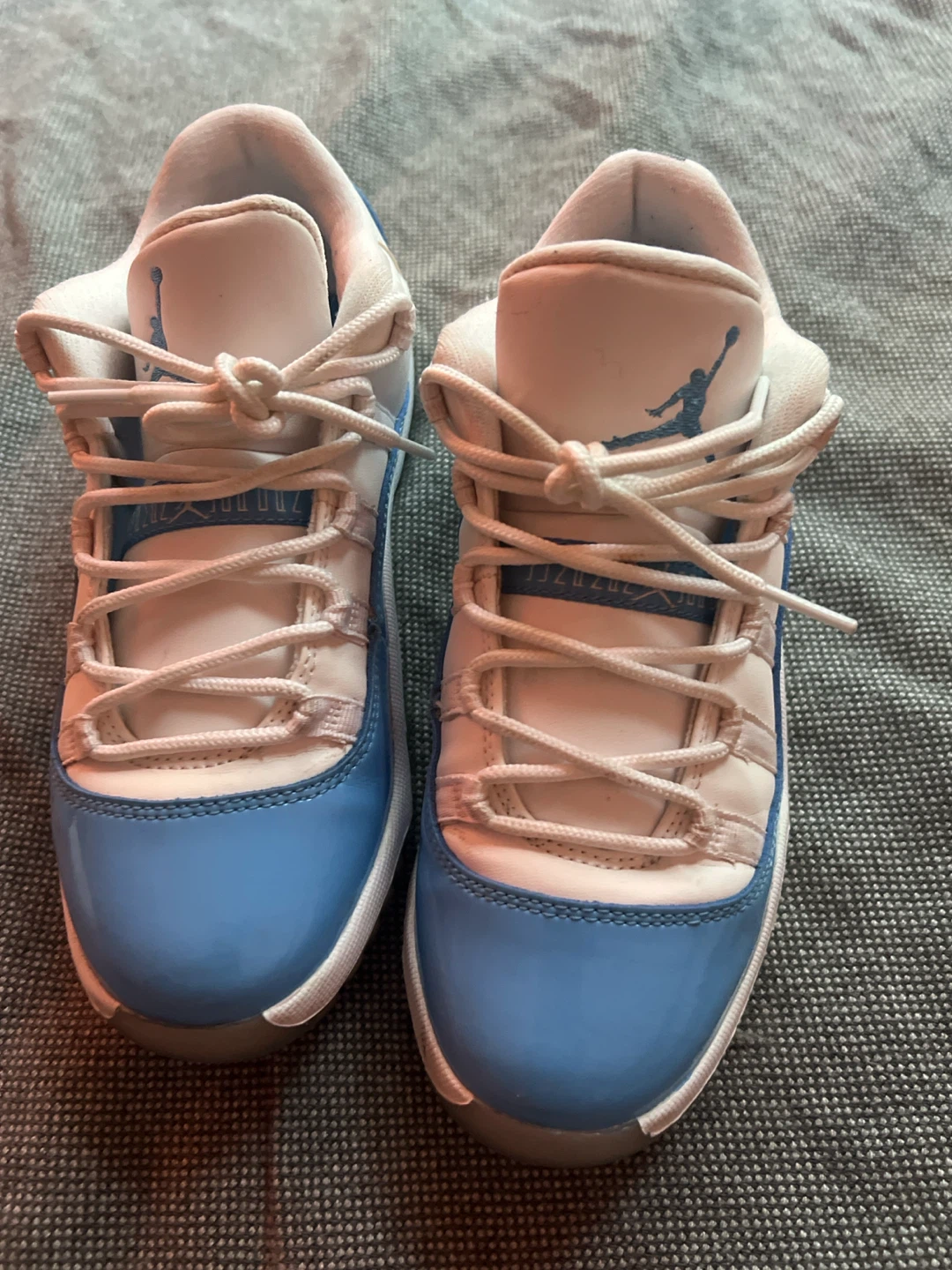 Air Jordan 11 Low "University Blue"