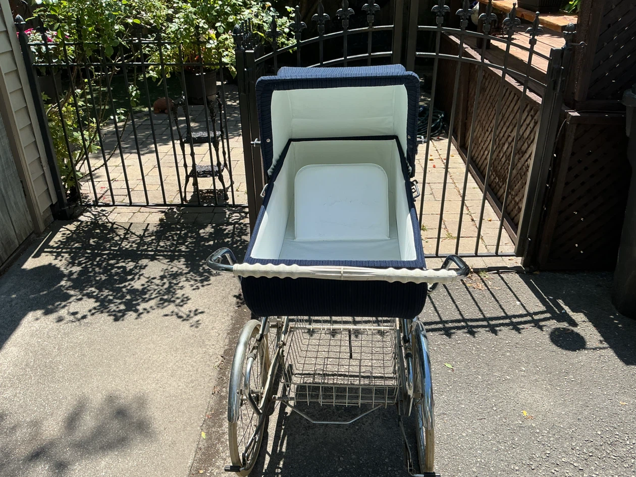 MUST SELL! - Vintage PEREGO Baby Carriage Stroller ! - photo 3