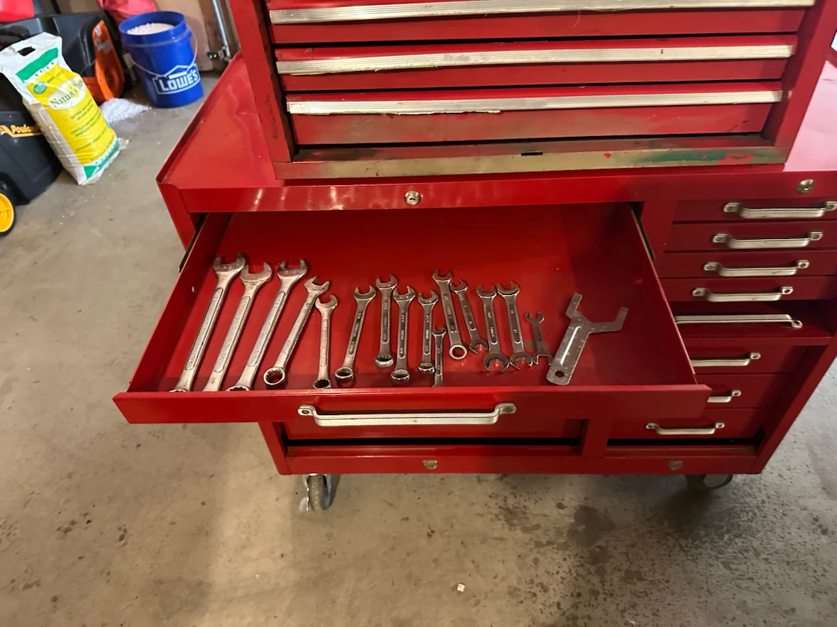 Toolbox. Heavy Duty on Wheels with Tools - photo 3