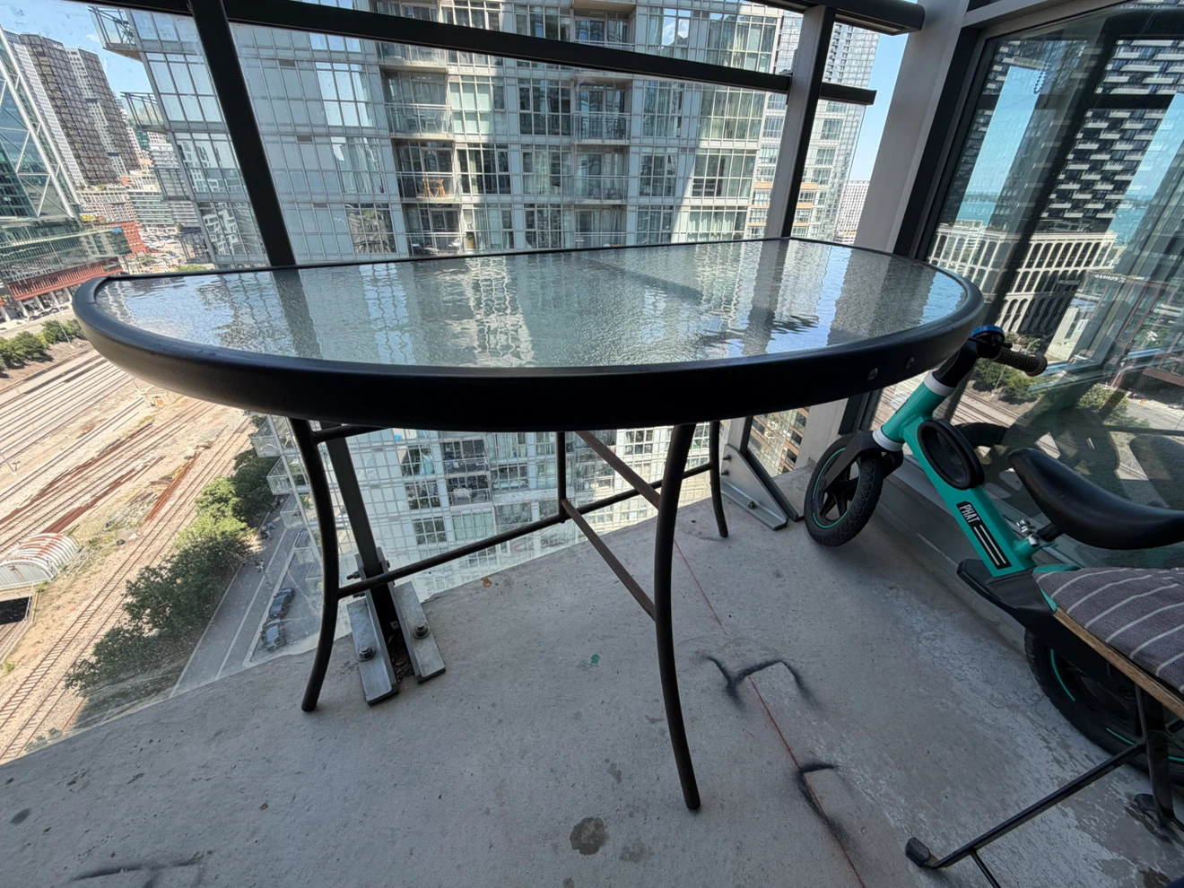 Glass top patio table_ For Free - photo 2