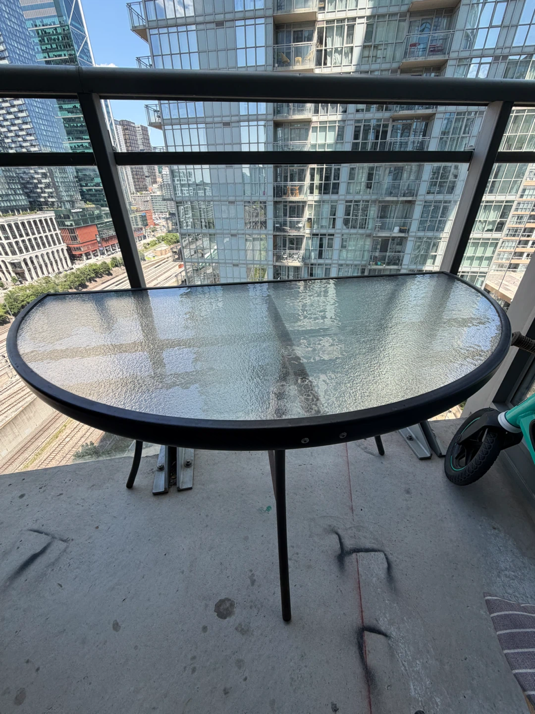 Glass top patio table_ For Free - photo 3