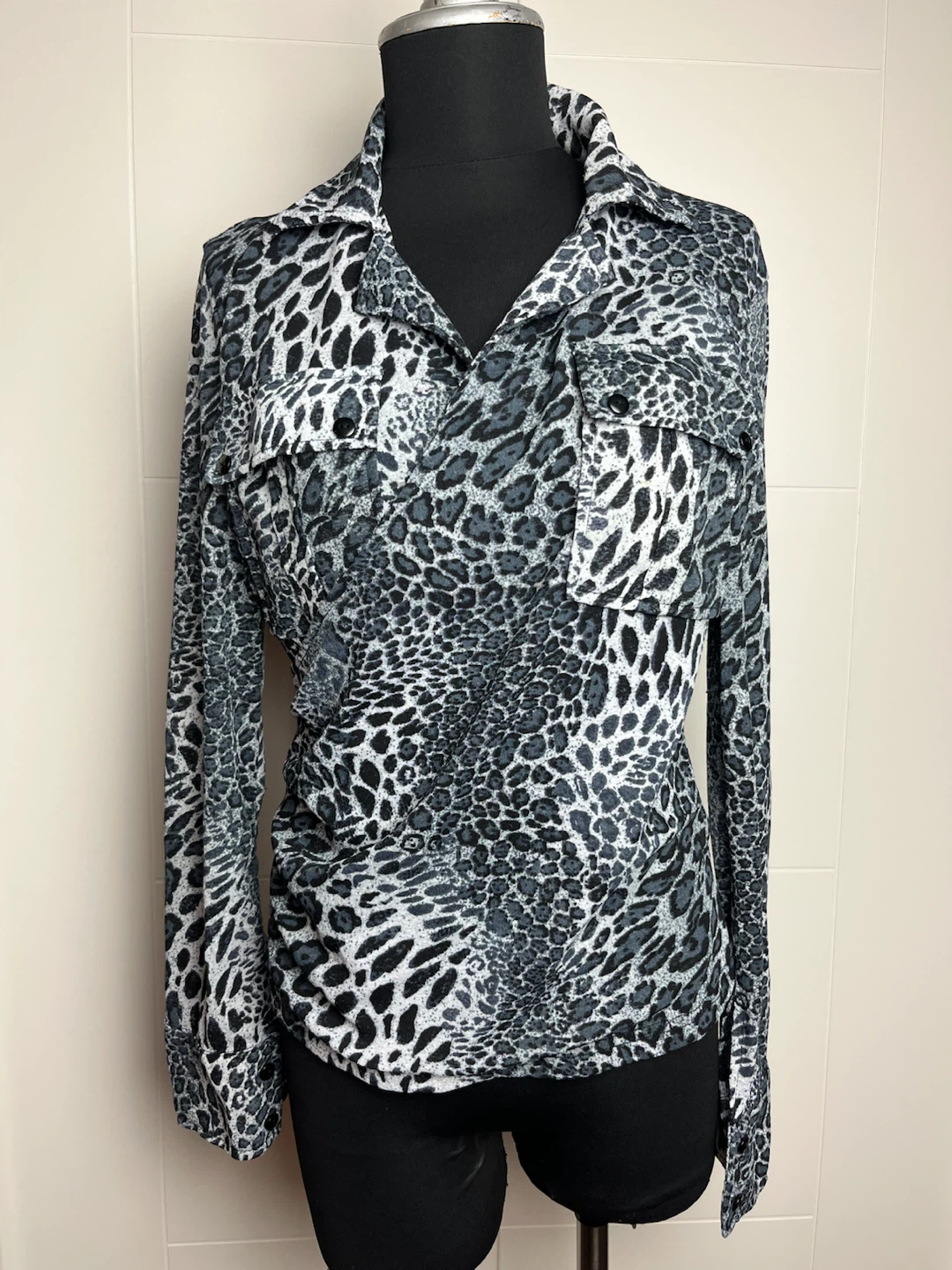 Women's Long Sleeve Leopard Print Shirt