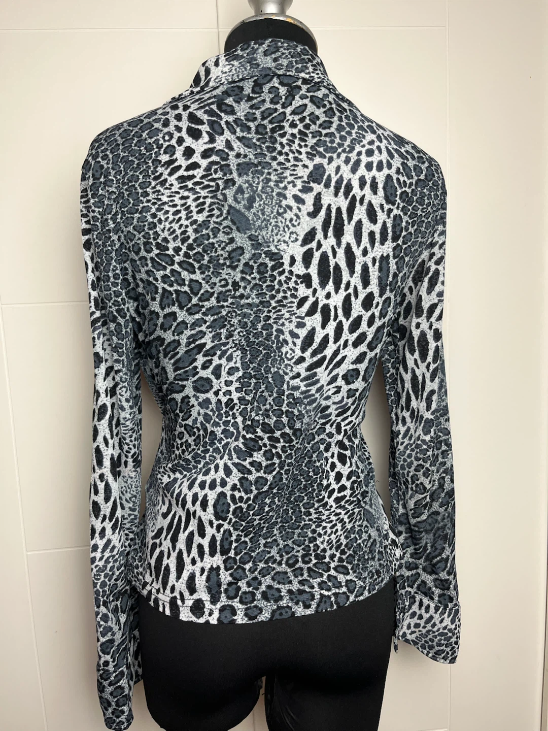 Women's Long Sleeve Leopard Print Shirt - photo 3