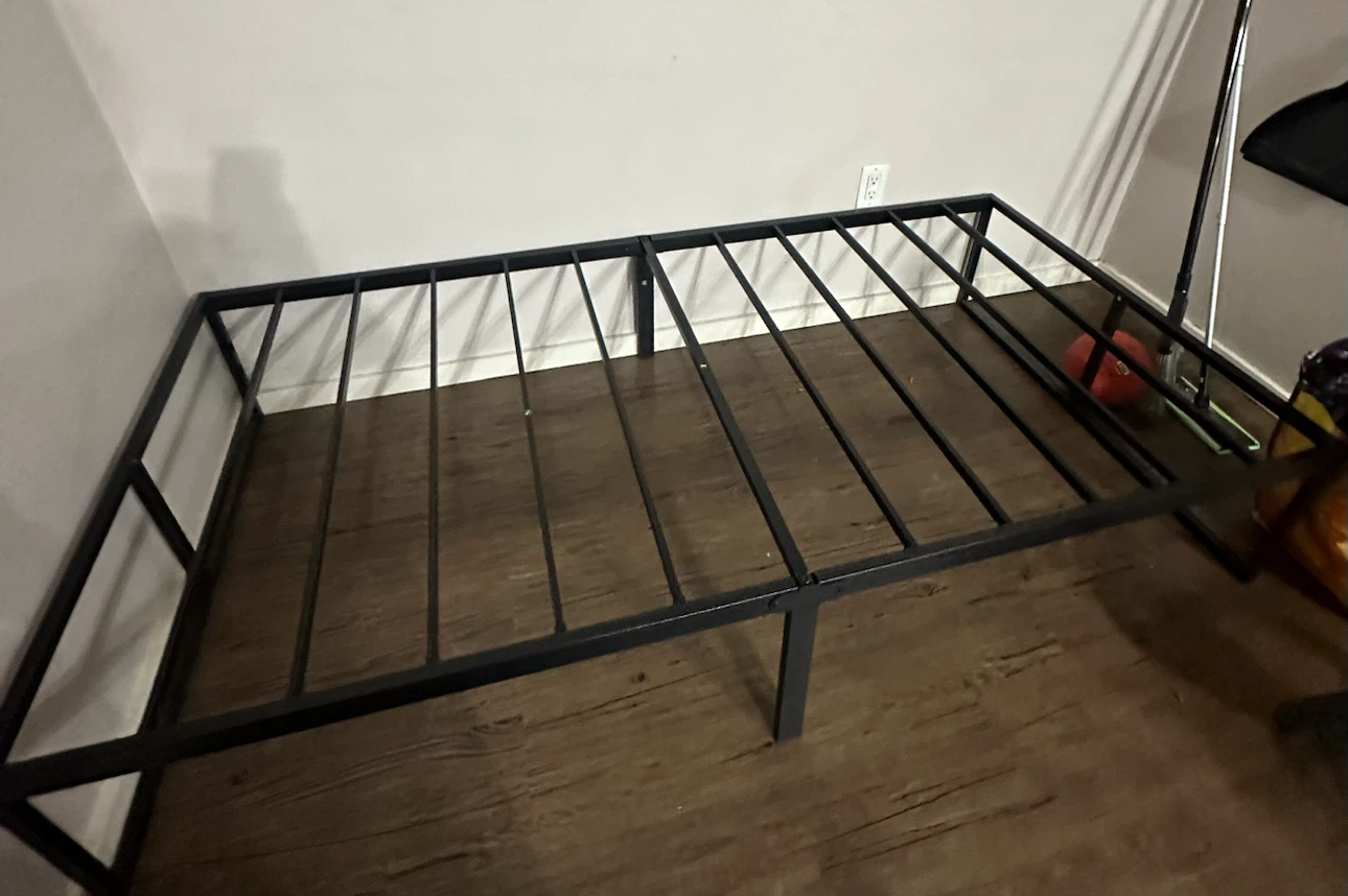 Metal Bed Frame - photo 3