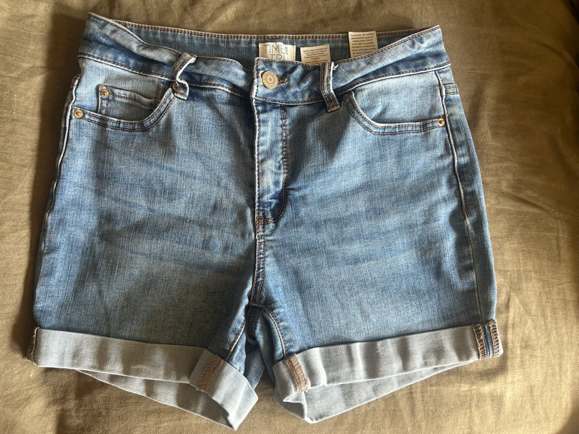 Time and Tru denim shorts