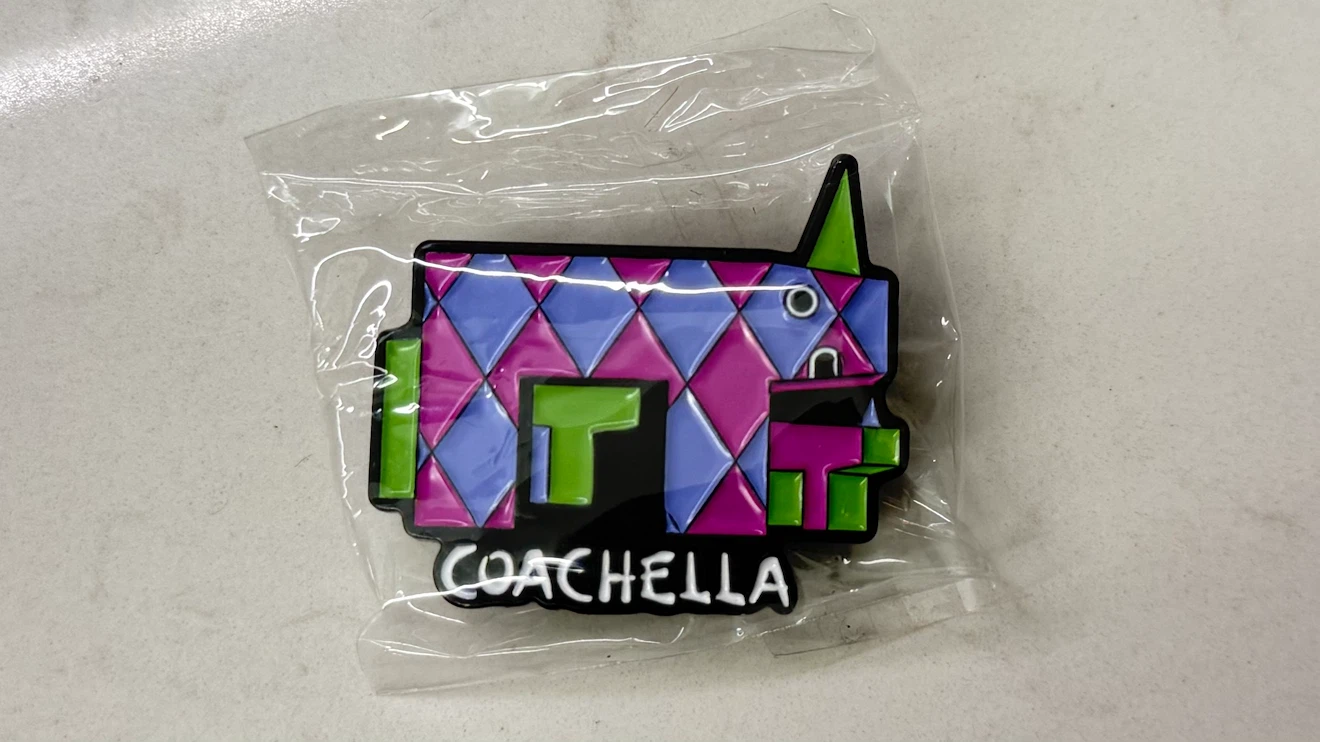 🦏 Coachella Rhino Enamel Pin - photo 2