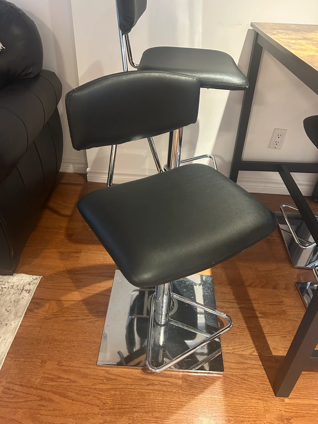 Set of 4 black barstools - adjustable heights - photo 2