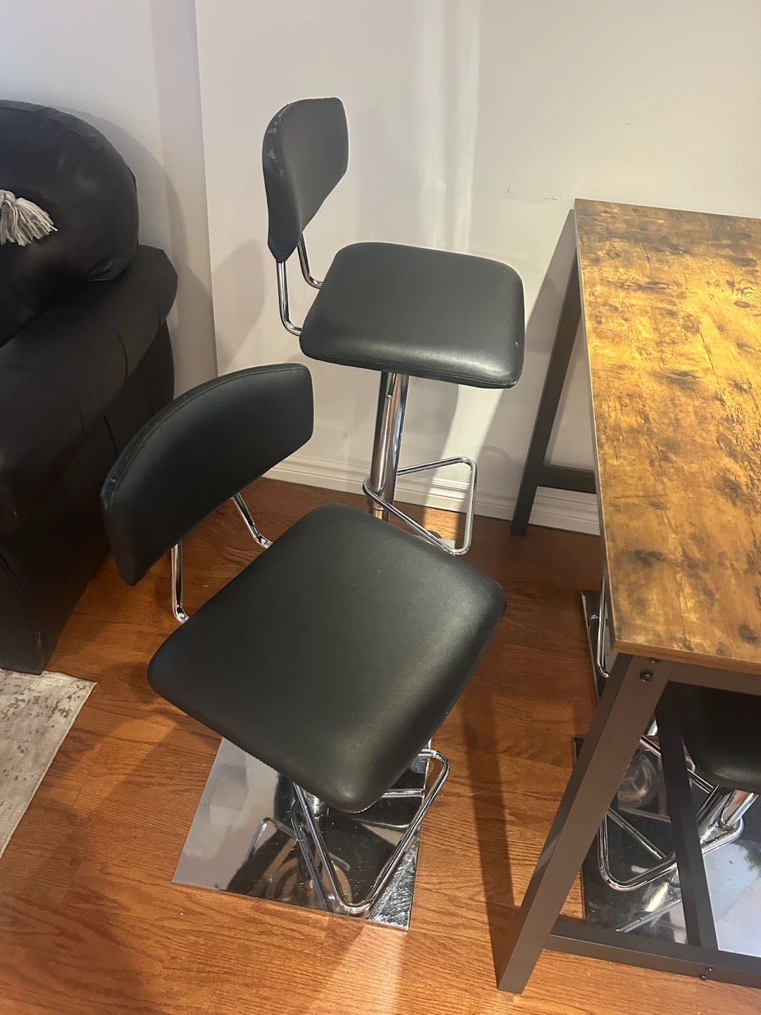 Set of 4 black barstools - adjustable heights - photo 4