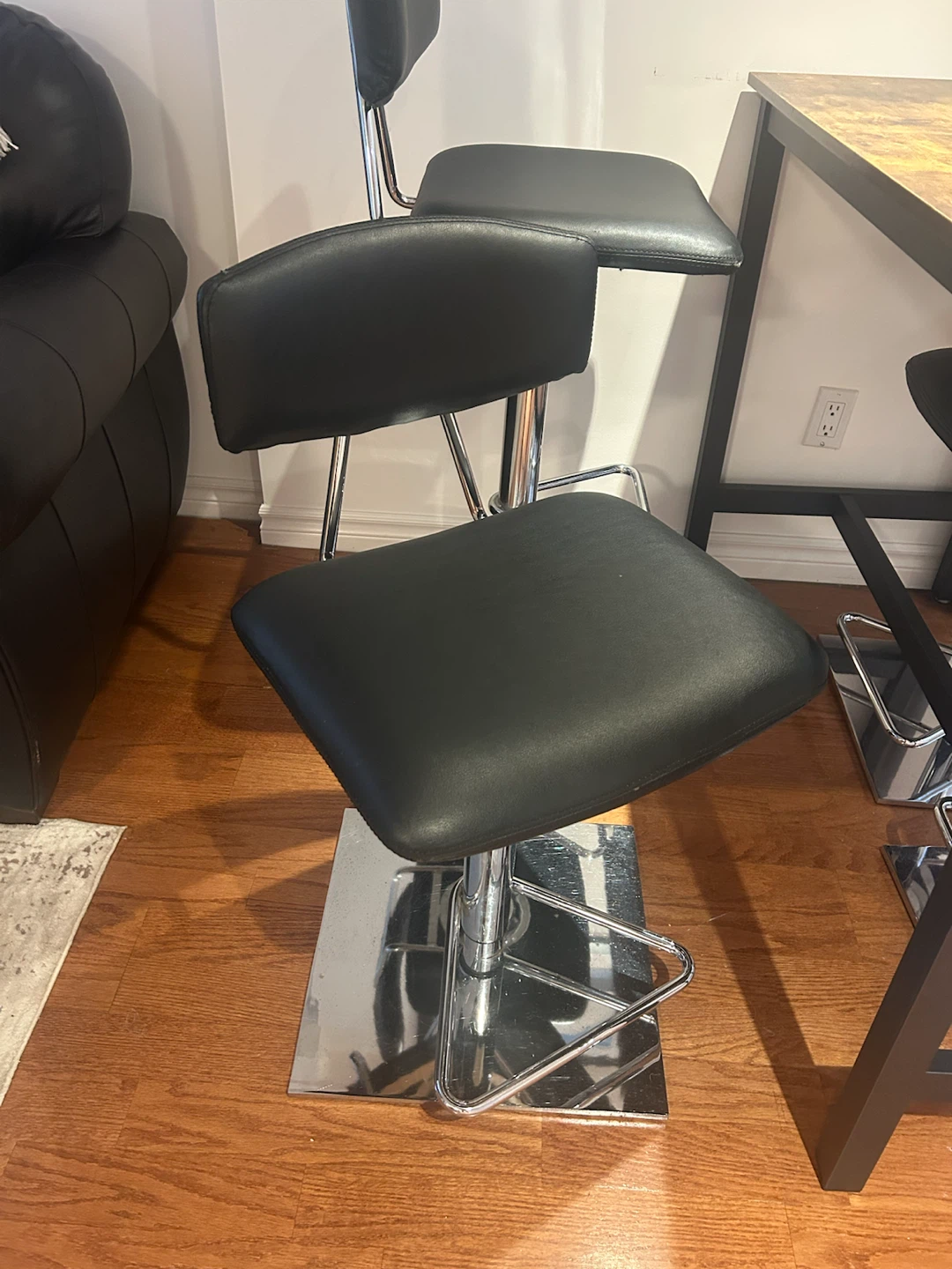 Set of 4 black barstools - adjustable heights - photo 5
