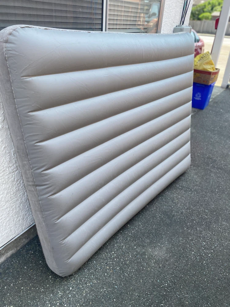 INTEX Air Mattress - photo 2
