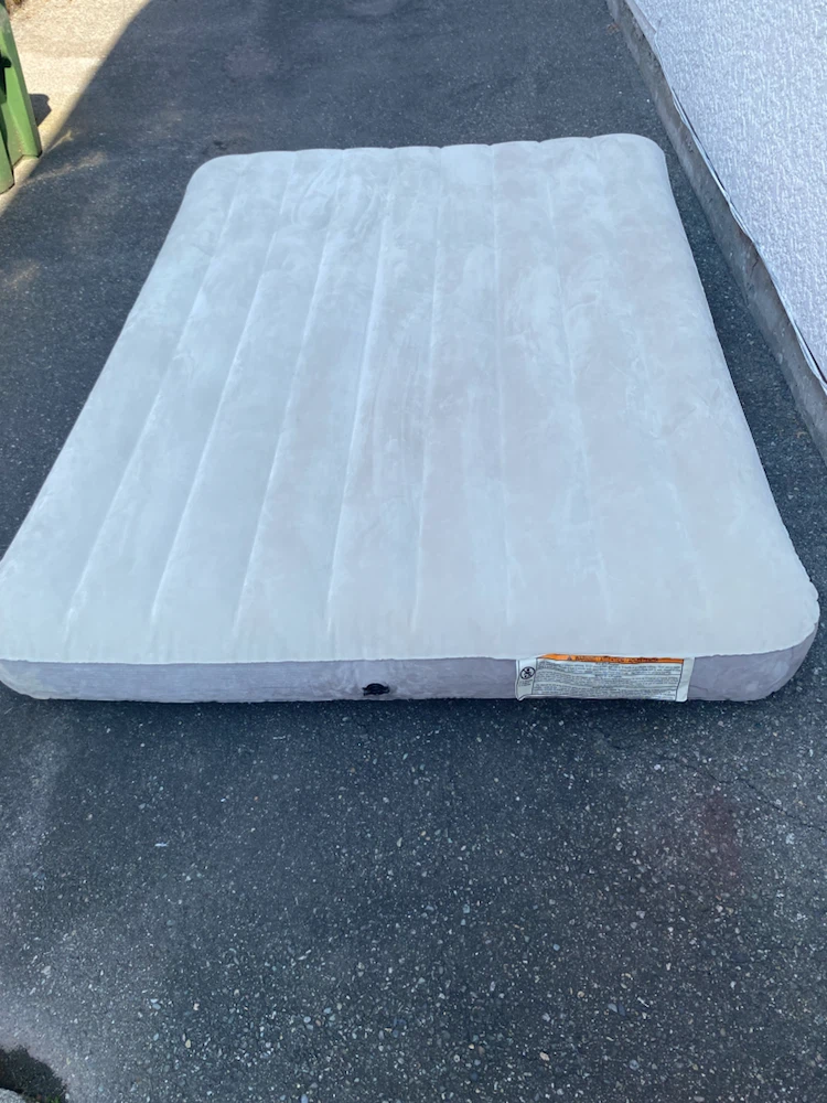 INTEX Air Mattress - photo 5