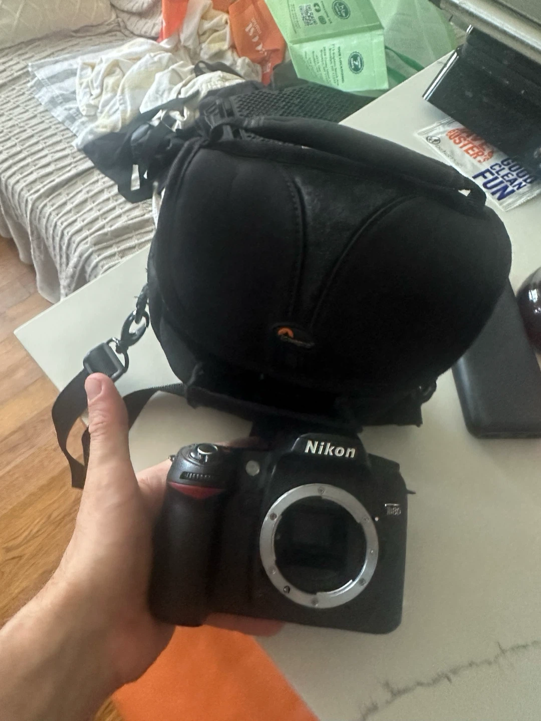 Nikon D80 DSLR Camera with Lowepro Camera Bag - photo 4