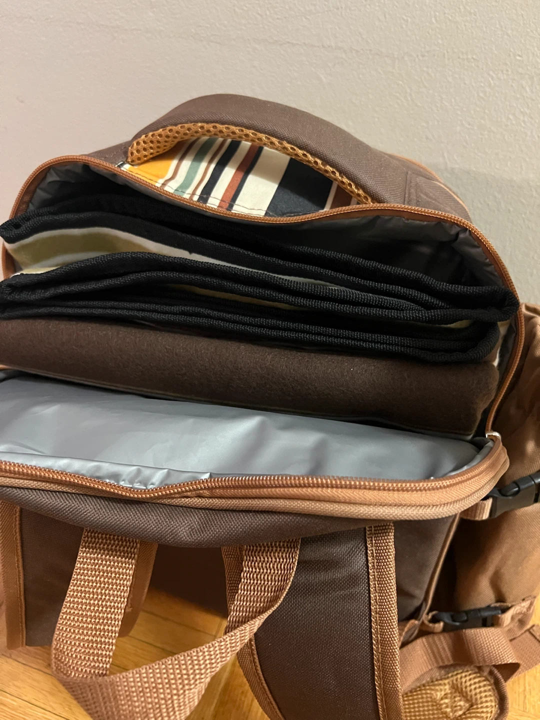 Brown Picnic Backpack Set - photo 4