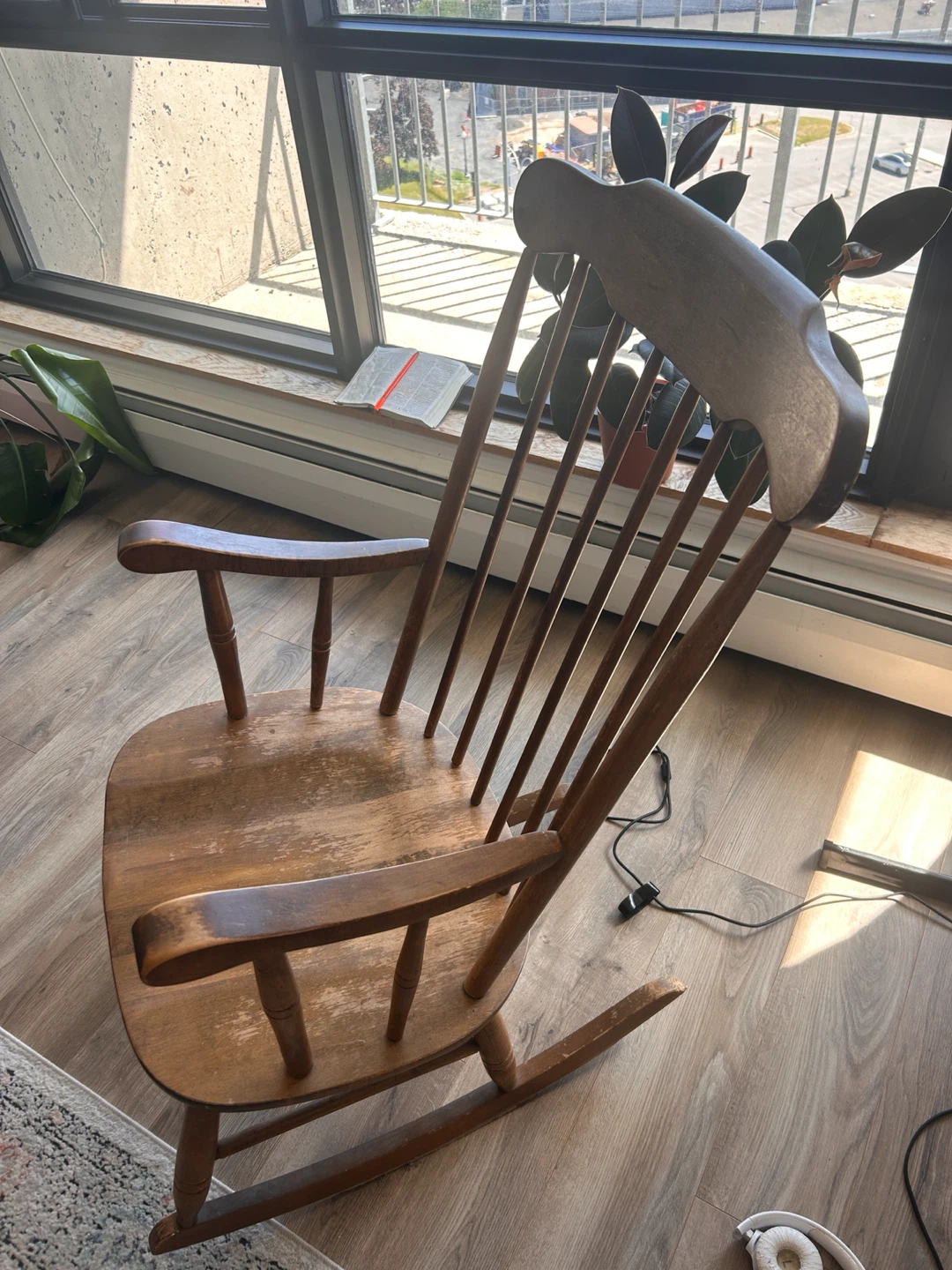 Wooden Rocking Chair - photo 2
