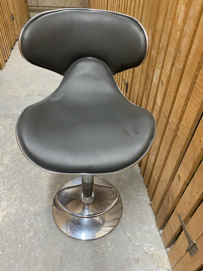 Adjustable Swivel Bar Stool