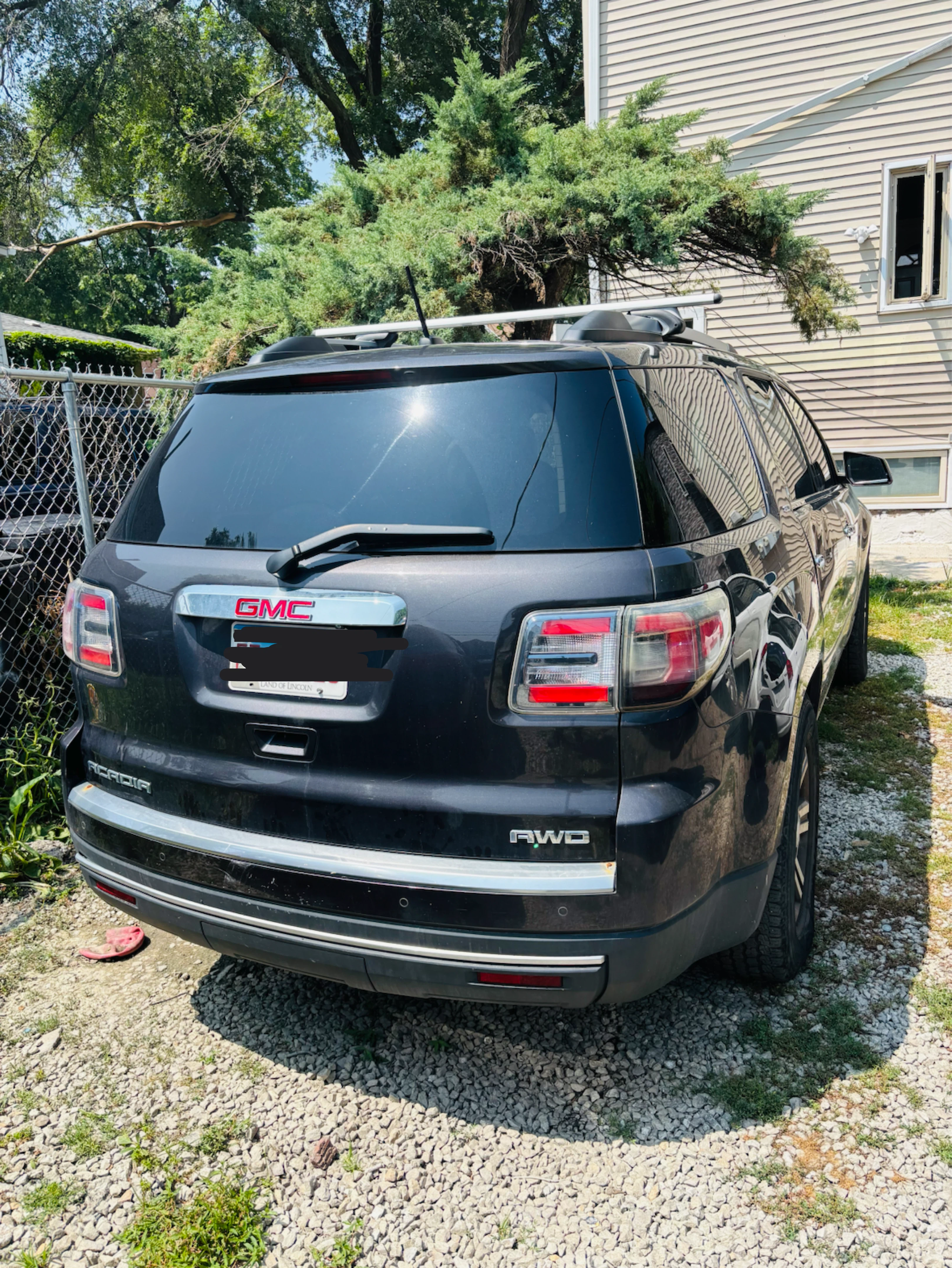 GMC Acadia AWD SUV - photo 2