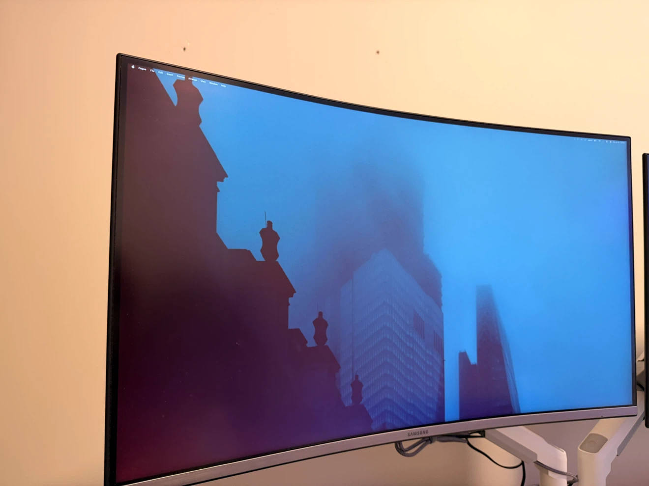 Samsung 32" 4K UHD Curved Monitor (UR59C) - Excellent Condition