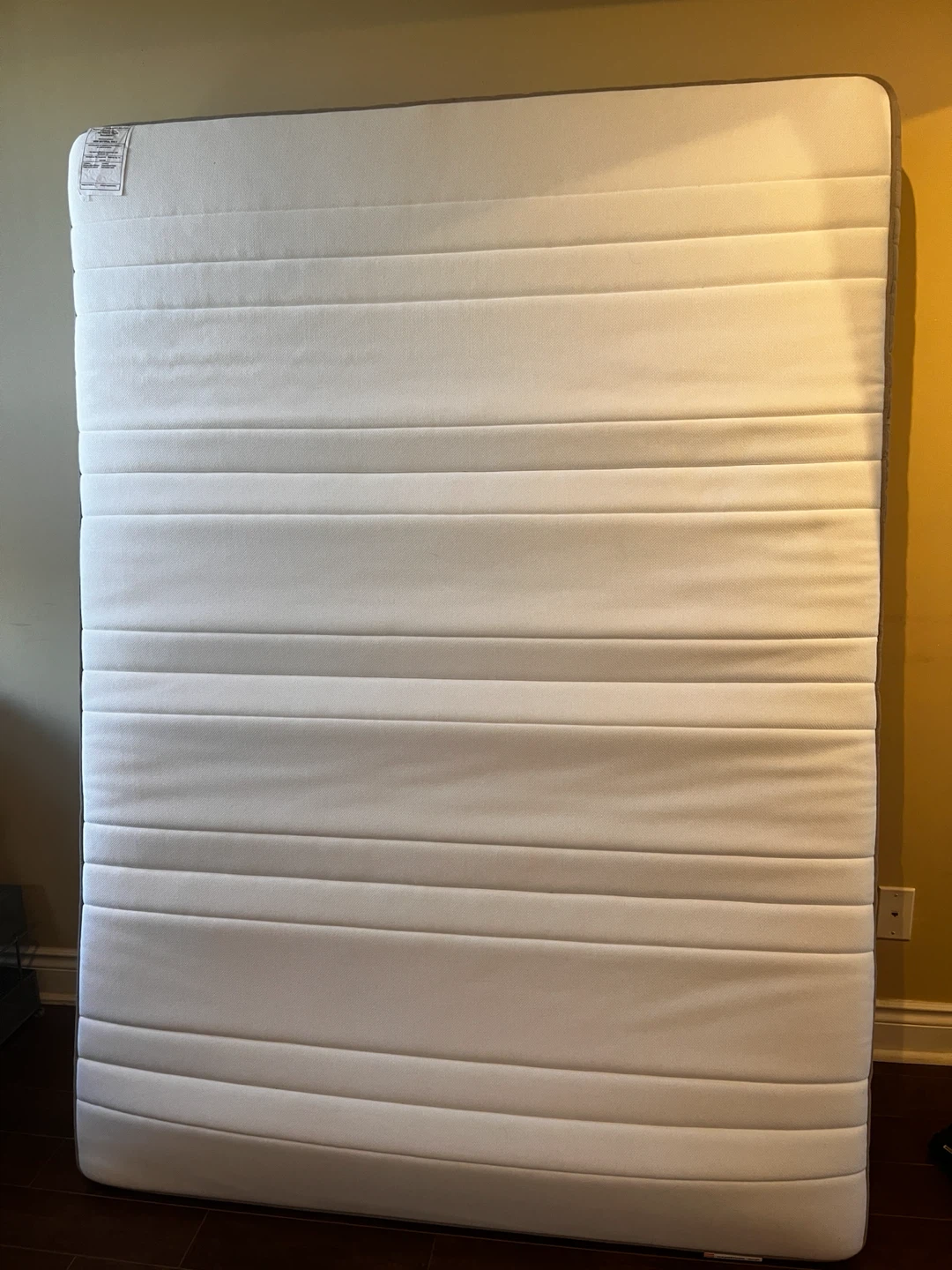 Queen size mattress LIKE NEW