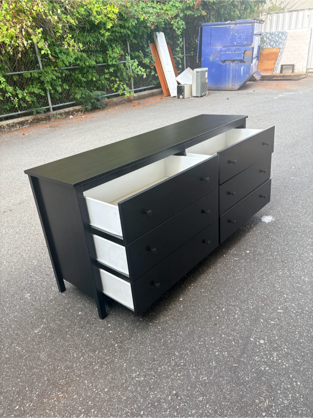 Delivery available- dresser - photo 3