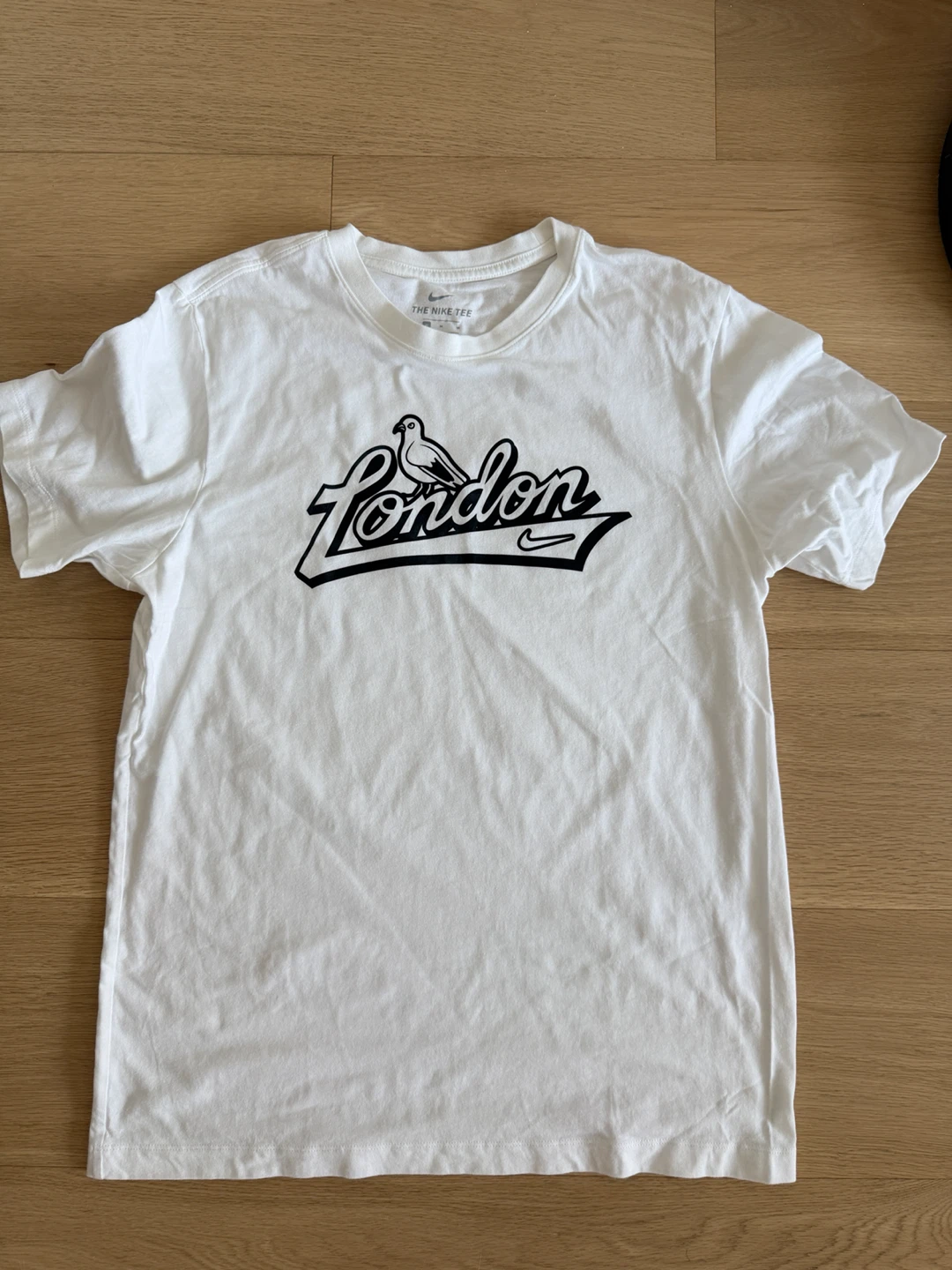 Nike London Graphic Men’s T-Shirt Size M