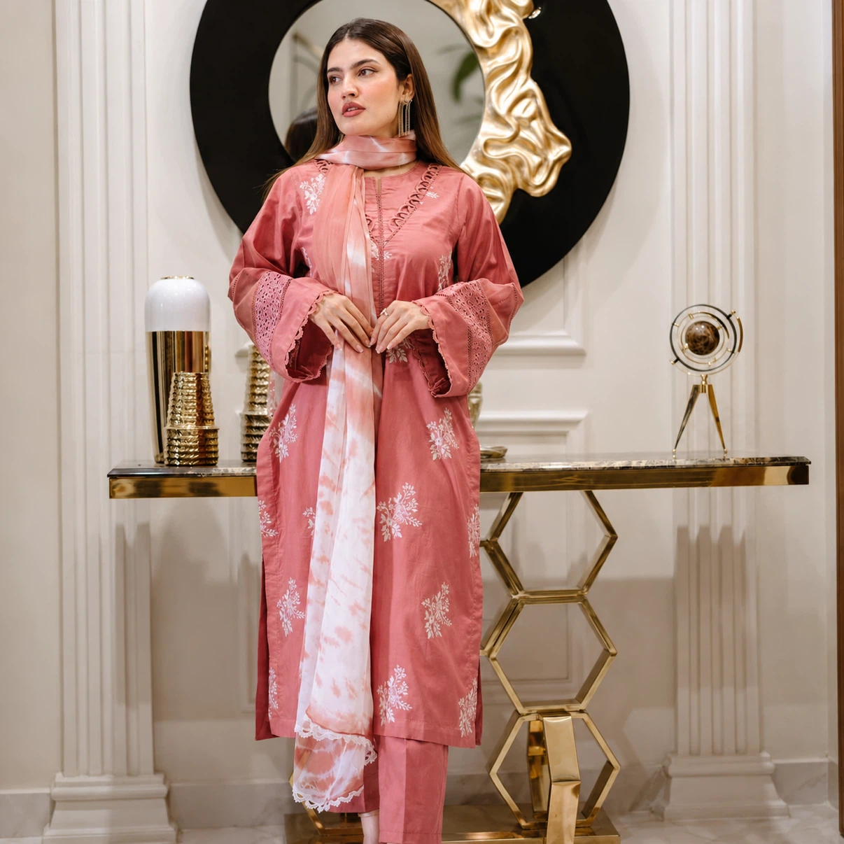 Pink Embroidered Kurti & Pants Set/Shalwar Kameez