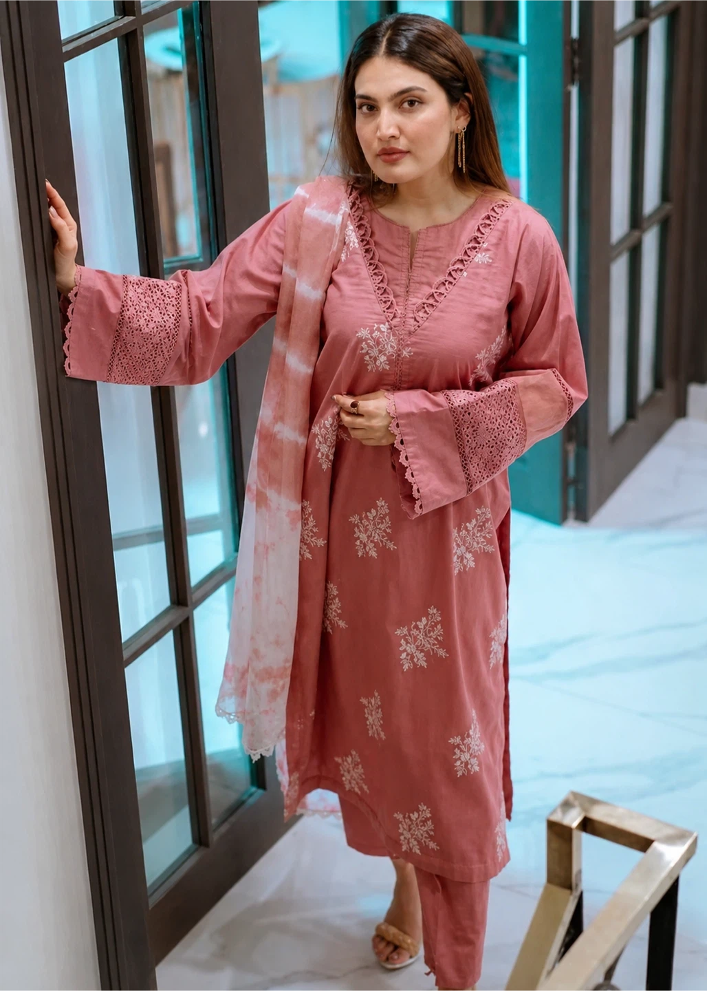 Pink Embroidered Kurti & Pants Set/Shalwar Kameez - photo 3
