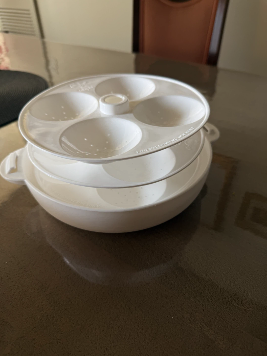 White Microwave Idli Steamer Cooker