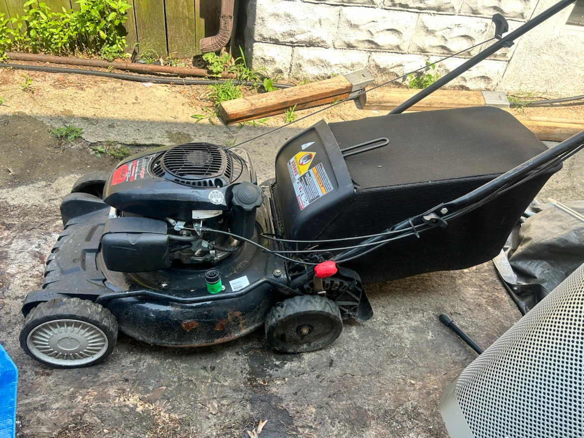 Poulan Pro Push Lawn Mower - photo 3