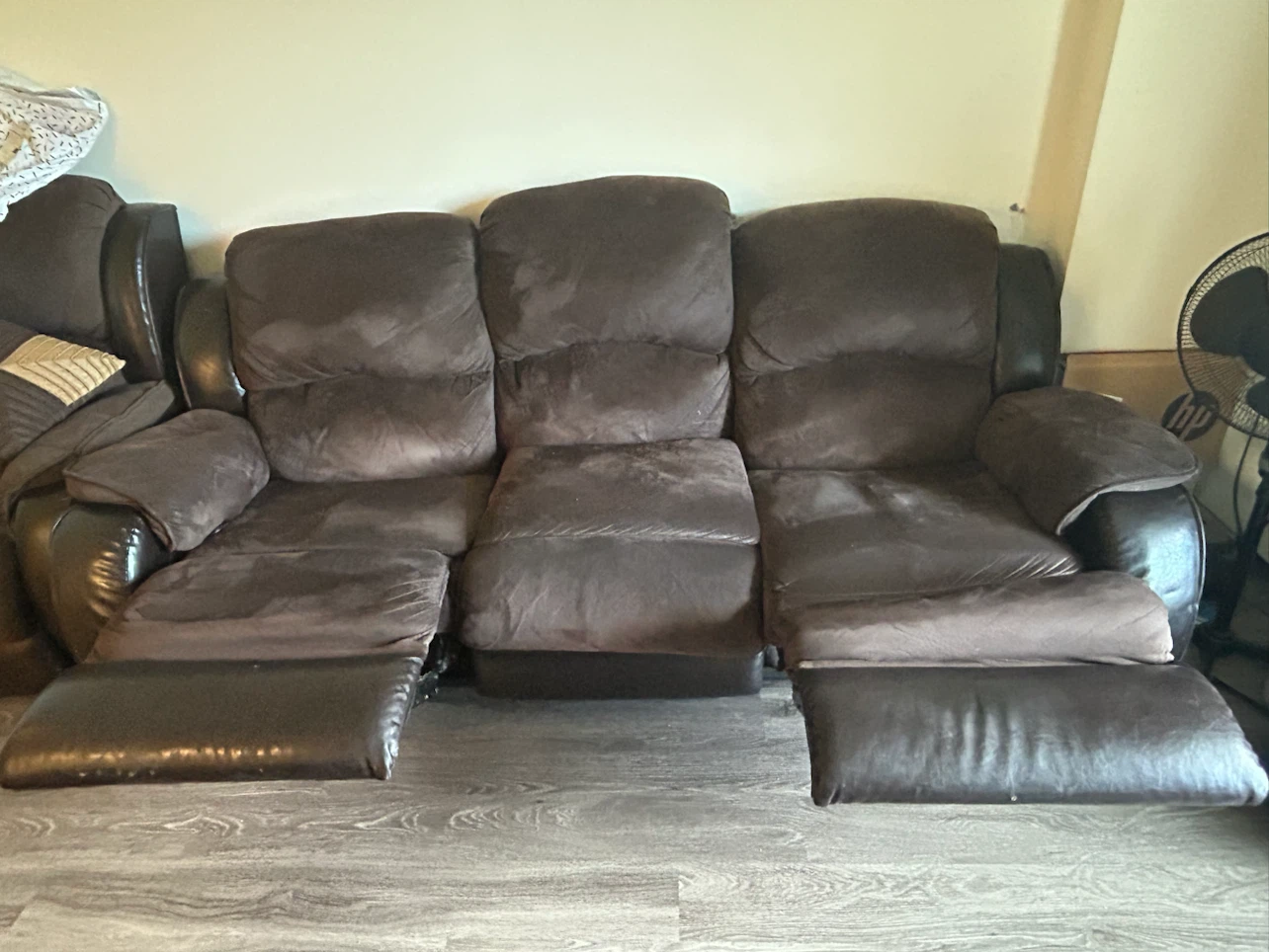 Brown reclining sofa - photo 2