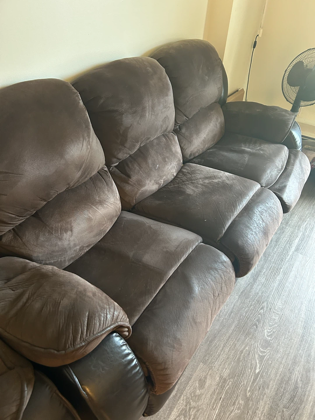 Brown reclining sofa - photo 3